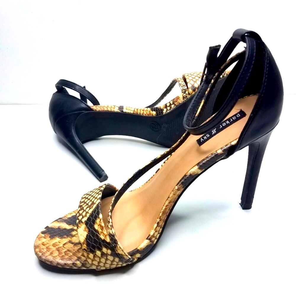 Parker & Sky Scarlet Snake Embossied Sandals 4" Heels Size 7.5M US 37.5M E